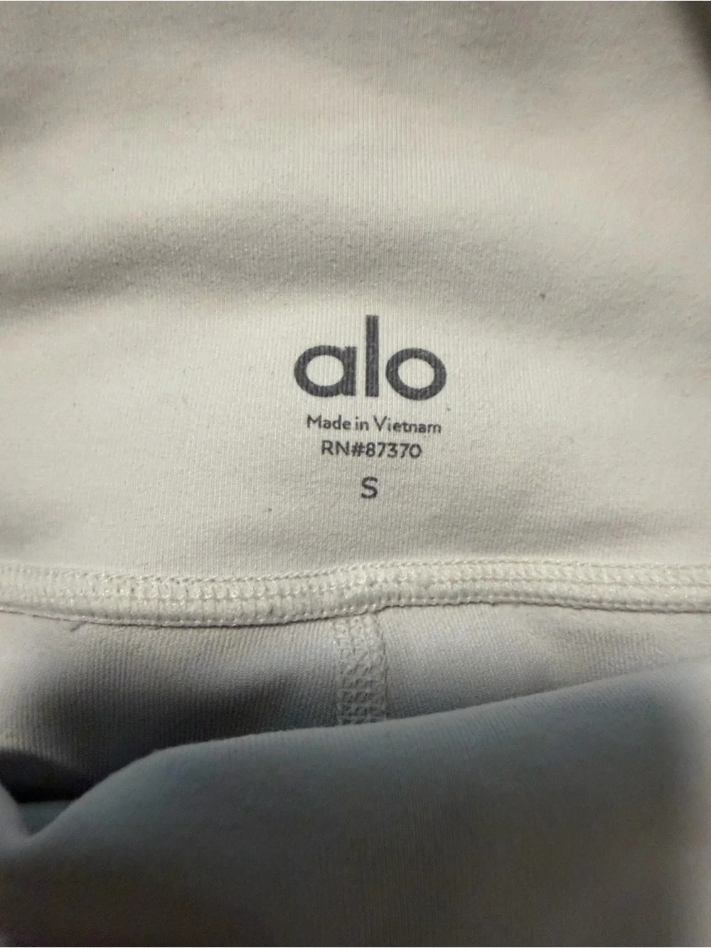 ALO Yoga light cream